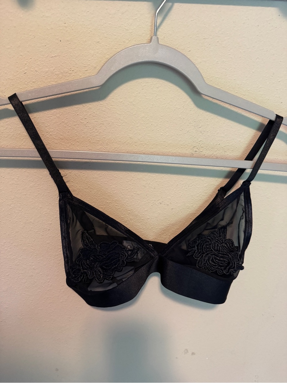 Sheer Lace Appliqué Unlined Bra - Black| Out from Under|